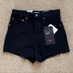 NWT Levi’s Premium Ribcage Women’s Shorts